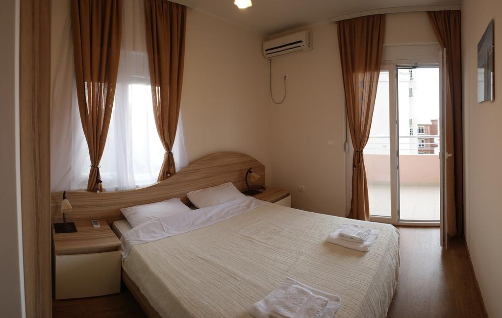 Tuna Apartments Dobra Voda Exterior photo